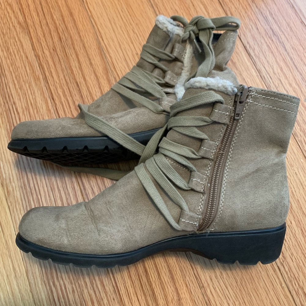 Cute Aerosoles Women’s Boots Size 6.5